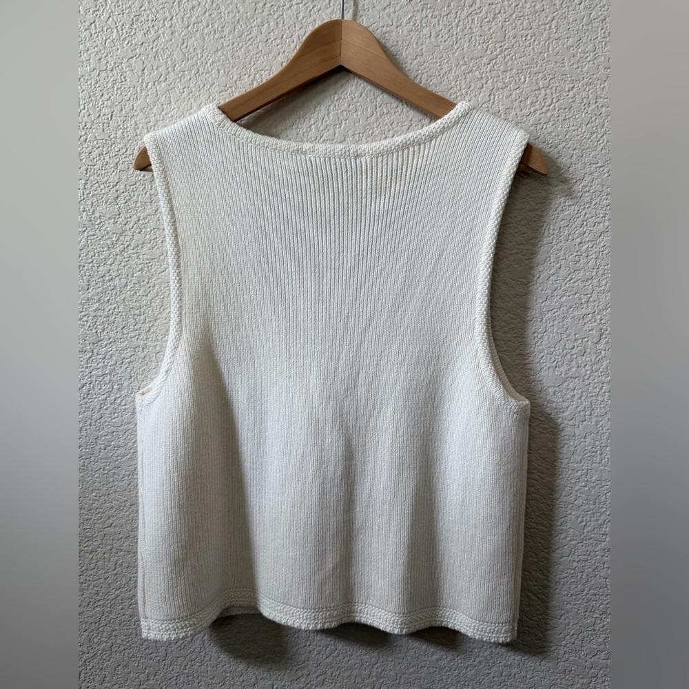 Abercrombie & Fitch size XL MARA Rib Knit Crest Button Up Sweater Vest in Cream - Picture 5 of 12